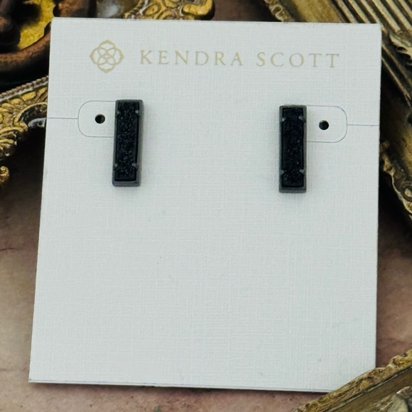 KENDRA SCOTT • Gunmetal Lady Bar Black Drusy Earrings - Picture 3 of 3